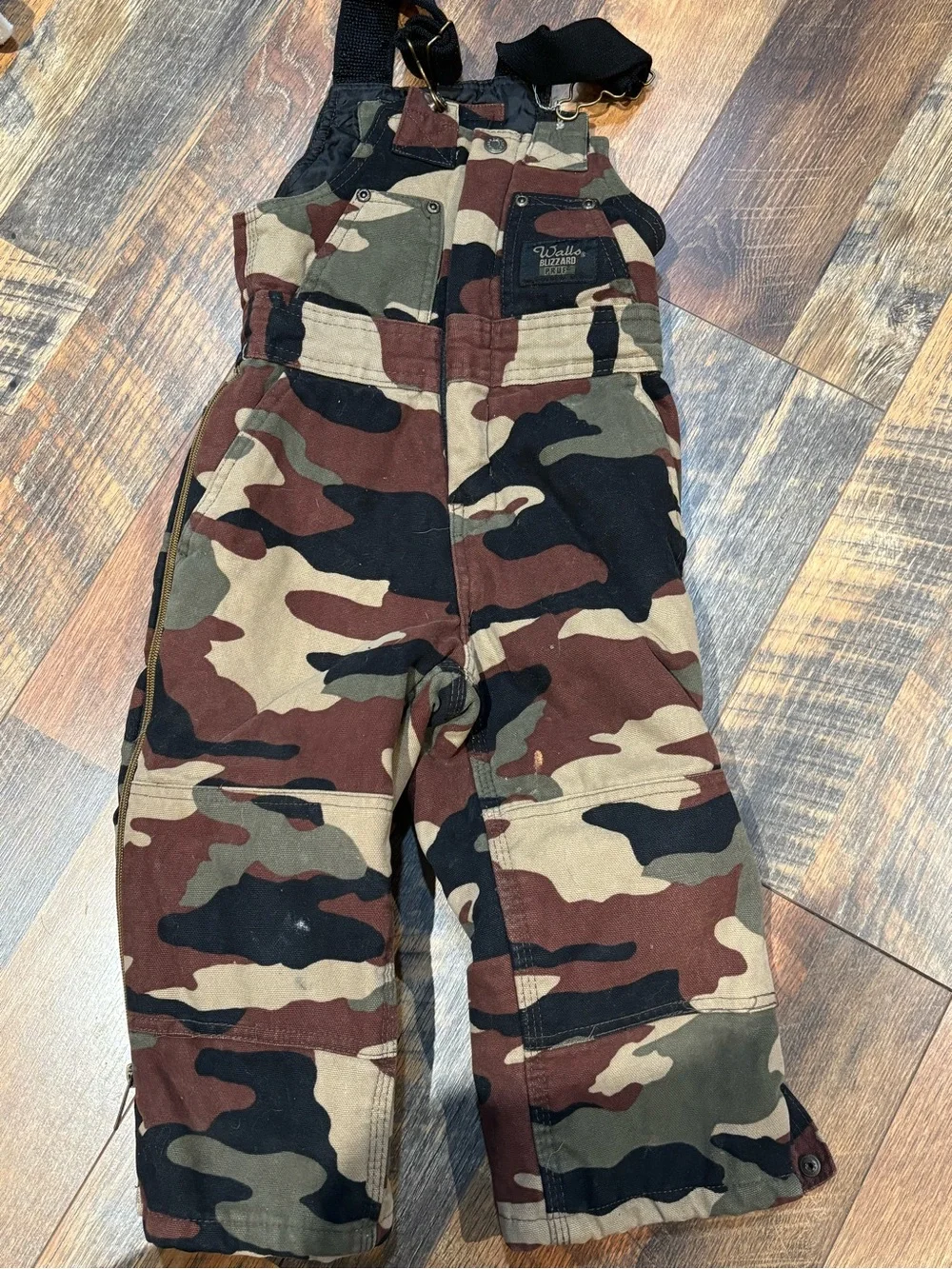 Walls blizzard Pruf canvas camo insulated bib overalls child size 4/5